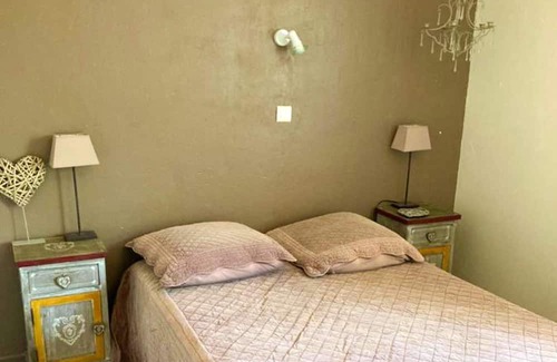 Bellegarde Apartment | Homerez - Nice appartement for 6 ppl. with shared pool and terrace at Bellegarde