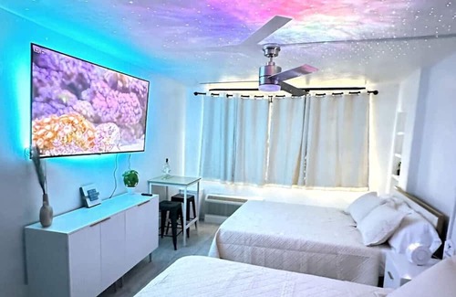 Bostwick Park Apartment | OCEAN FRONT Condo On The Beach