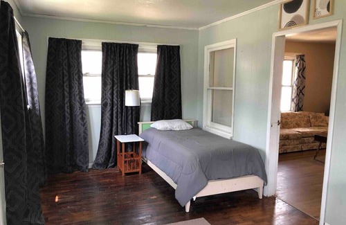 Robinson House | Efficient 3-BR home in Robinson - near Main St