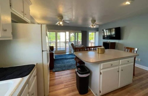 Buckroe Beach House | Blue Haven Summary: T