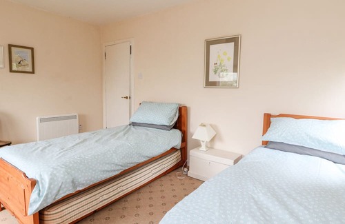 Loch Tay Cottage | WATERFALL COTTAGE, pet friendly, with open fire in Aberfeldy