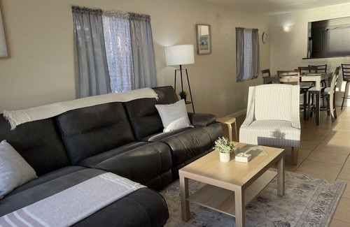 Smith's Memento Condo | Relaxing Riverview Apartment | 5min from the Beach