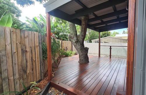 Jubilee Pocket Apartment | Private Getaway - free parking - room for boat