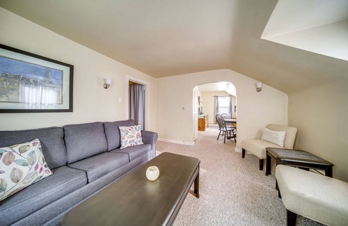 Erie Apartment | Cozy & Convenient Erie Apartment: 3 Mi to Beach!