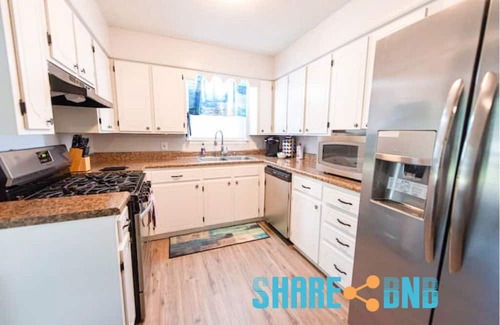 Sherwood House | Charming 3BR/2BA Sherwood Home with 2-Car Garage