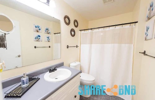 Sherwood House | Charming 3BR/2BA Sherwood Home with 2-Car Garage