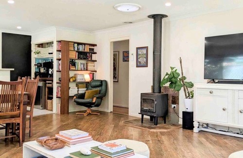 Bellingen House | 3BR Cottage, King Bed, Close Walk to River & Town