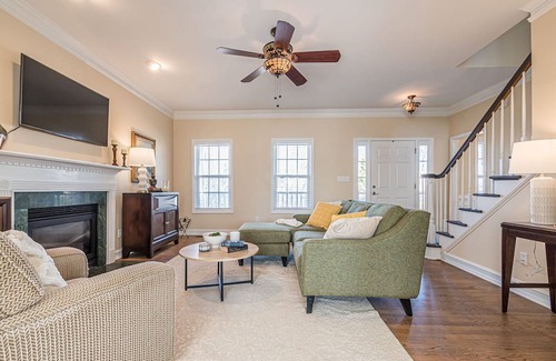 Cumming House | Bay Retreat at Lanier - Near public boat ramp - 30-day minimum but all Inq welc