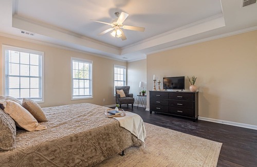 Cumming House | Bay Retreat at Lanier - Near public boat ramp - 30-day minimum but all Inq welc