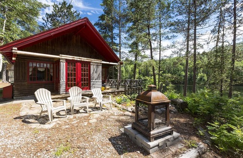 Baie-St-Paul Ski Chalet | Real cottage with a private lake