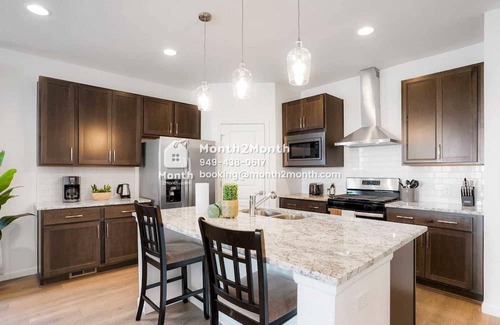Longmont House | Elegance on High Point Dr #41712