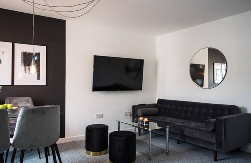 Leamington Spa Apartment | 2 Bedroom Apt Leamington Spa Hosted By Golden Key