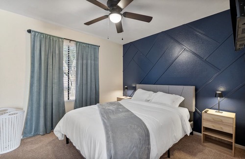 Fairwood House | 20 Minutes to Downtown Phoenix - 3b/2ba with Pool