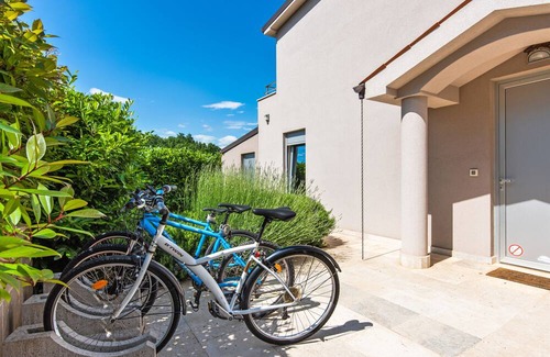 Belavici Villa | Villa Fantasia for 8 people with jacuzzi and private pool