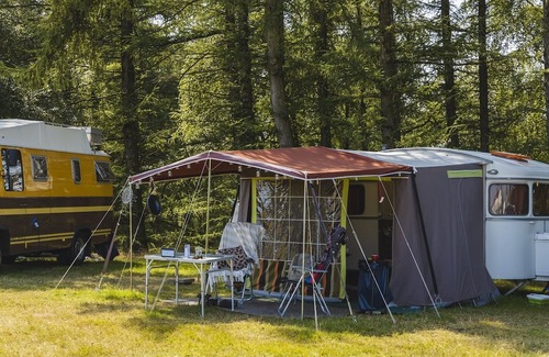 Wilsum RV Rental | In the morning you wake up to the chirping birds and the sun's rays invite you to come outside. Become one with nature and come and enjoy a relaxed and wonderful holiday!
