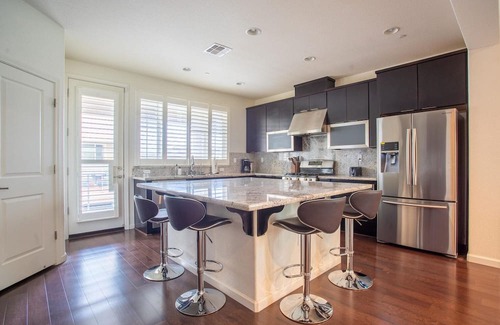 Edenvale House | Sweet San Jose 4BR w/ Pool, Gym, Spa & A/C, nr Dining, by Blueground