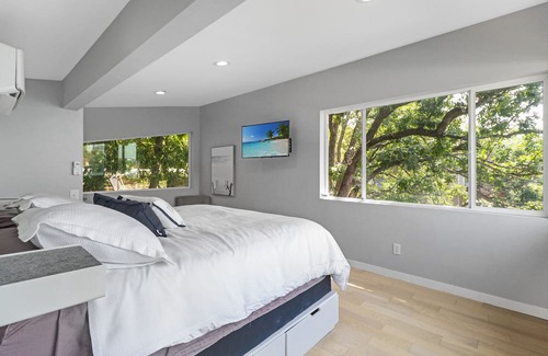 Rocky Mount House | Family Tree House | Sleeping 14 | Rocky Mount