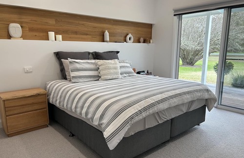 Yarram Other | Luxury farm house, Woodside. 10 min to a beach or a 25 min drive to a forest.