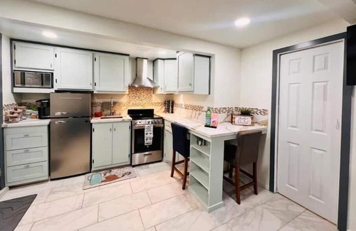 El Rancho Cottage | Private Cozy & Modern Wee Casita in LA & OC