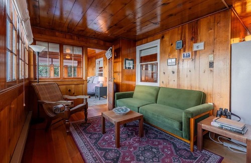 Greenbank Cabin | Sunrise View Waterfront Getaway