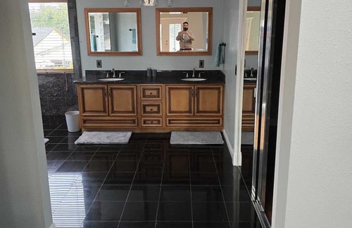 Union City House | Beautiful classy house for relaxation. Huge spaces and a great ambiance.