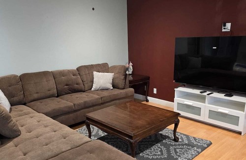 Union City House | Beautiful classy house for relaxation. Huge spaces and a great ambiance.