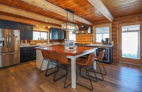 Coalville Cabin | Log home 5-bedroom 4-bath 15 min from Park City