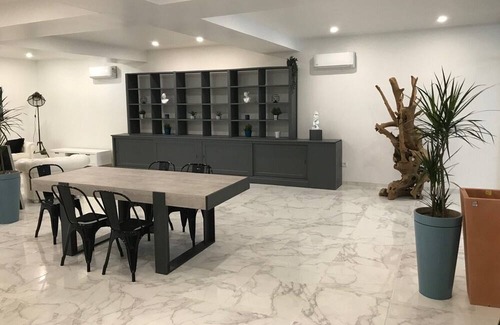 Carpentras Apartment | Joli Appartement Type Loft, en rez de Chaussée