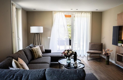 Municipality of Ede House | The pleasant Forest Villas are suitable for up to eight persons and have four bedrooms with en-suite bathrooms including a toilet and one separate toilet. The rooms are divided over two floors.