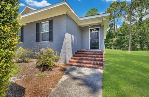 Statesboro House | Charming Gray Home- 5 Mins From GSU