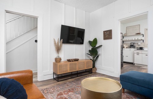 Asheville House | 1906 Eclectic Escape - 5 mins to downtown AVL