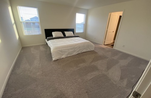 San Antonio House | 5-20 minutes to major attractions! Full House in San Antonio