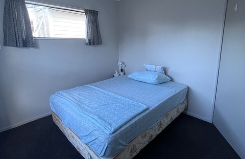 Nelson Apartment | Ambient room in Nelson City!