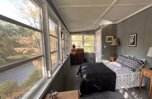 Montague Cottage | Magical Waterfront Gem