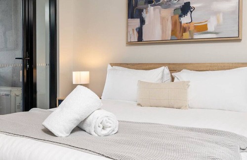 Greenway Apartment | Tugg5 · Black Diamond Apt in Greenway!