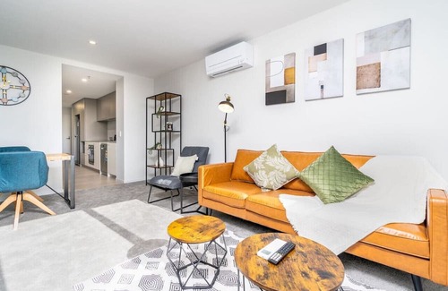 Greenway Apartment | Tugg5 · Black Diamond Apt in Greenway!