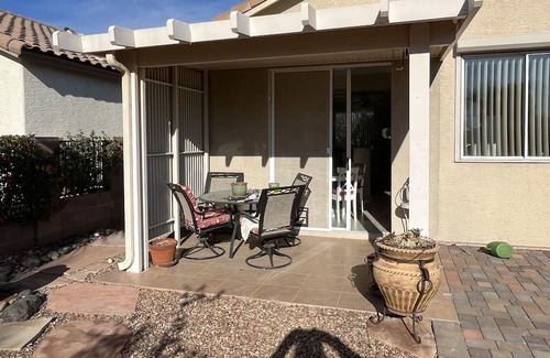 Cortaro House | Updated home in 55+ community with pool, gym and courts.