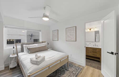 South Park House | South Park Secret | Cottage-style 3/2 with Hot Tub