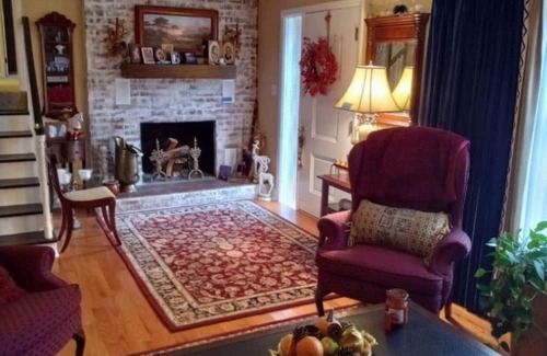 Cleveland House | No Cleaning Fee!! 1966 split Level 4BR charmer!!