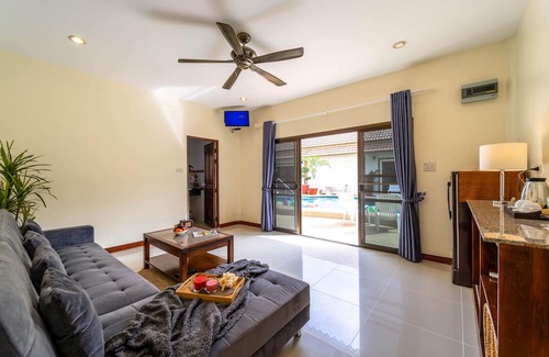 Bang Sare House | Superior Bedroom in comfy Resort -SCR6