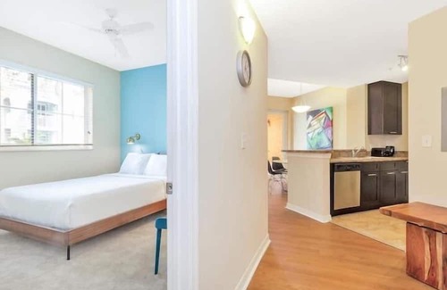 South Miami Apartment | 2 Bedroom 839831 by Houzlet