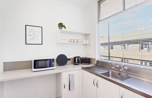 West Perth Apartment | Urban Oasis on Mount Street: Walk to City