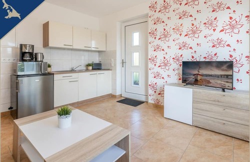 Kachlin House | Apartment Sonneneck near lake