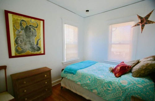 Lower Chautauqua Cottage | Location location location. Chautauqua Park/CU University/University Hills