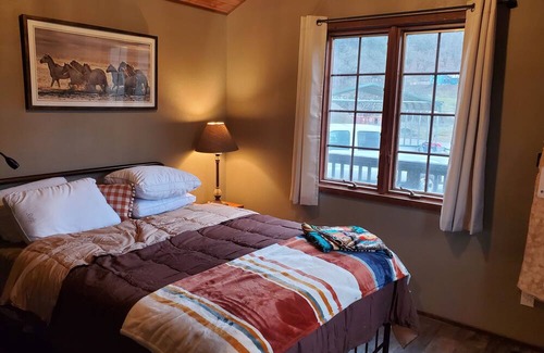 Douglas City Cabin | Private mountain cabin with easy access to the Scenic and Wild Trinity River.