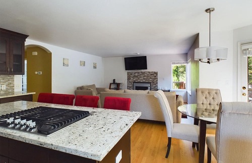 Kent House | Huge Kent 5BR w/ Free Parking & In-Unit Laundry, by Blueground