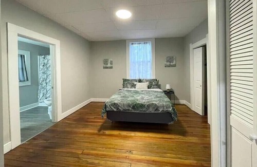 Franklin House | Spacious Home in Downtown Franklin