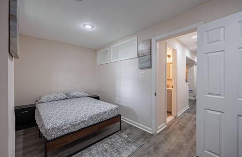 Brightwood Park House | Modern Cozy 2 BR Condo in Townhome with Parking Near Transportation!