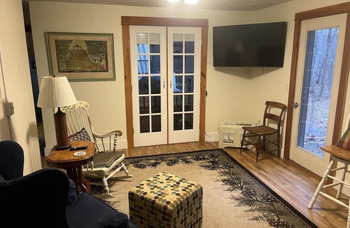 Belfast House | Cozy retreat in the Woods! 10 minutes to Belfast. 1 hour to Acadia. Pets OK.