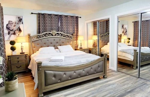 Baldwin Park House | Remodeled 3-bedroom 2-bathroom private entrance, a king-sized bed free parking!1